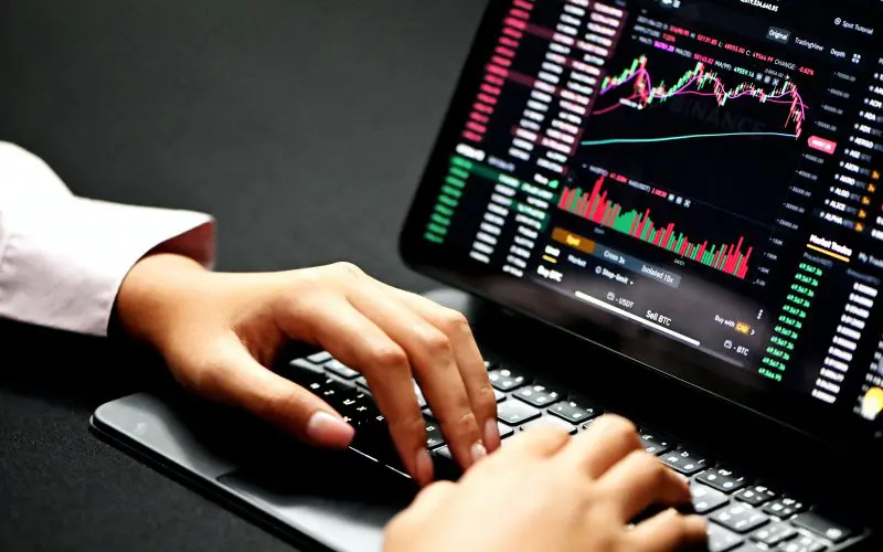 Cât valorează cea mai ieftină criptomonedă?
