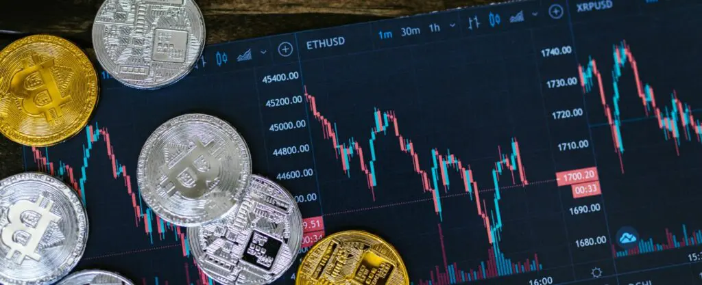 Merită să investești în cumpăra criptomonede chiar acum?