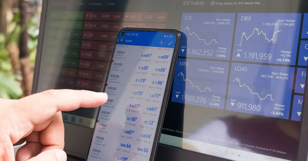 Cum pot funcționa criptomonedele și Forex în tandem?